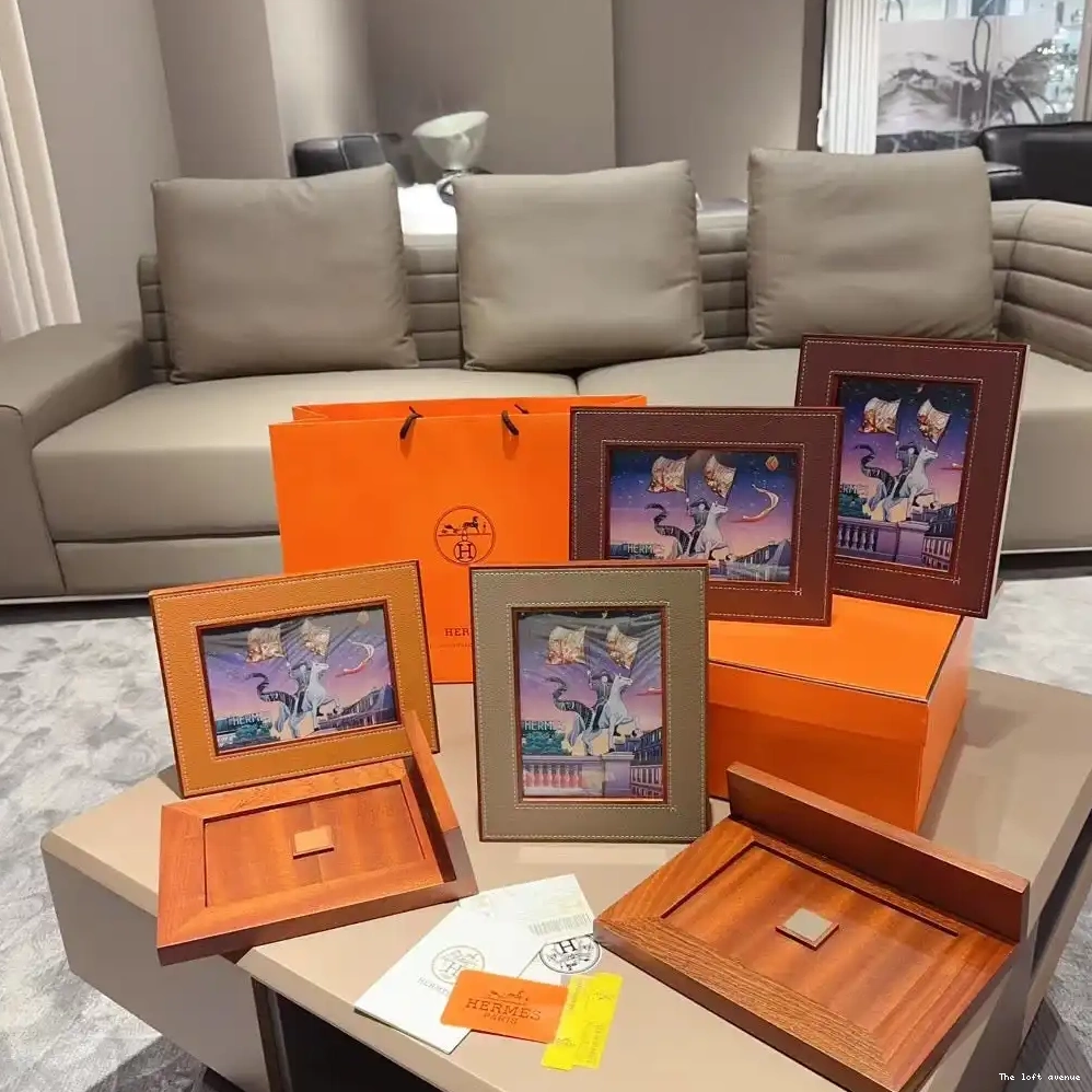 FRAME LEATHER PICTURE HERMES 0702